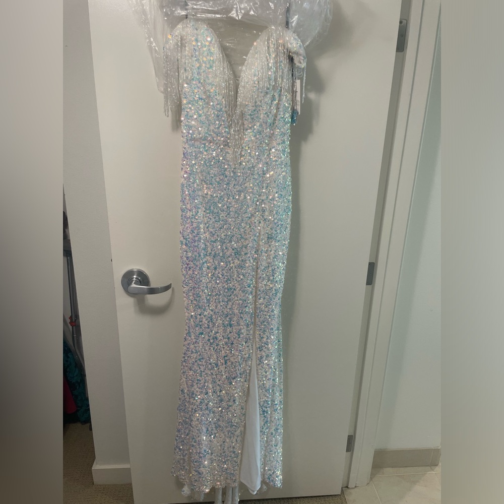 Alyce Paris size 8 magic opal full length dress